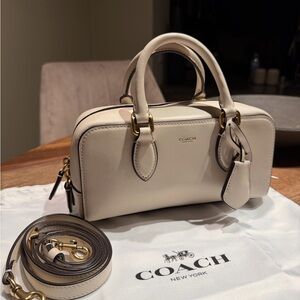 NWT Coach Bowery Satchel 22